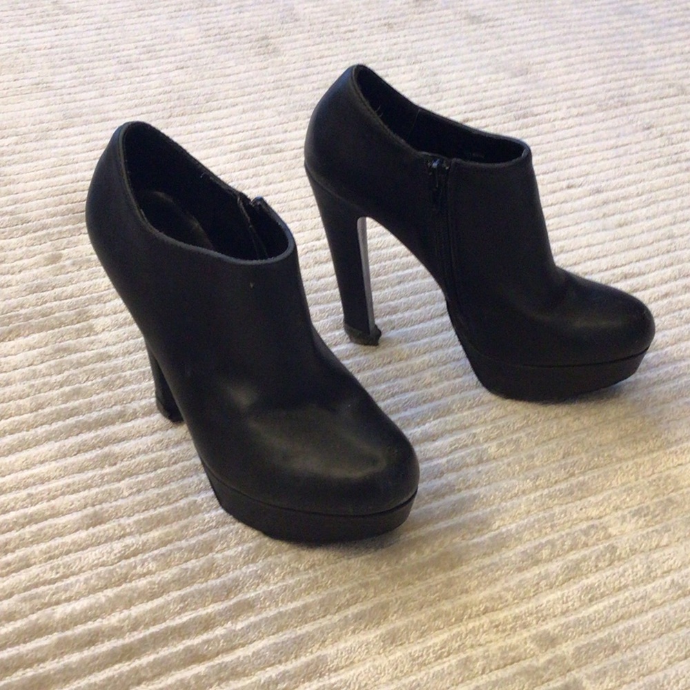 Steve Madden Black Platform Heeled Boots